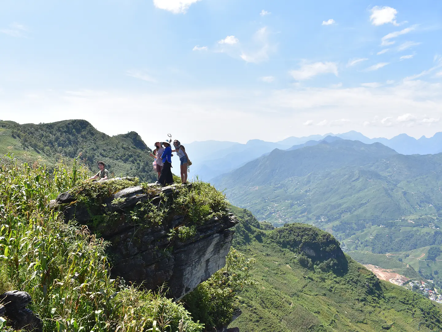 Trek Lai Chau 2 Days Itinerary from Sapa